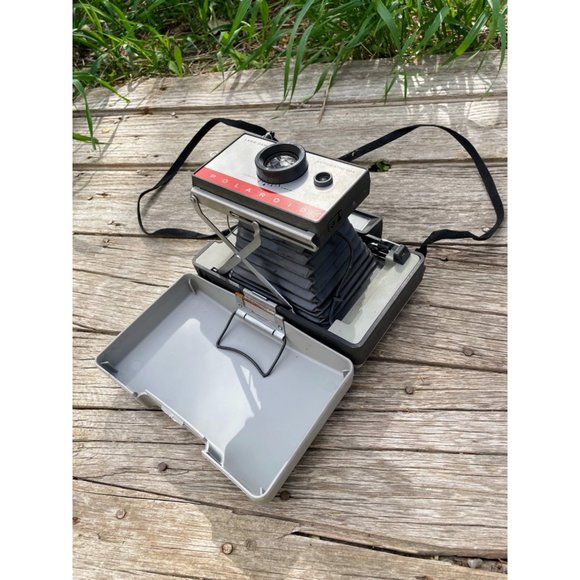 Vintage 1960s Polaroid 104 Land Camera Untested Collectible Decor - Picture 3 of 16